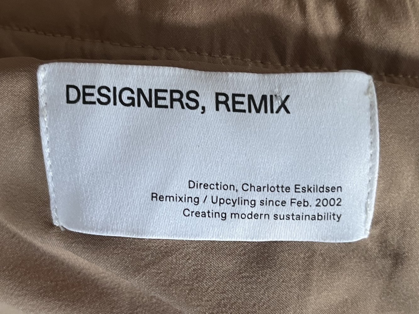 Designers, Remix Charlotte Eskildsen Kunstleder Midirock Gr.34, Model Marie Midi Skirt aus recycelten Polyester