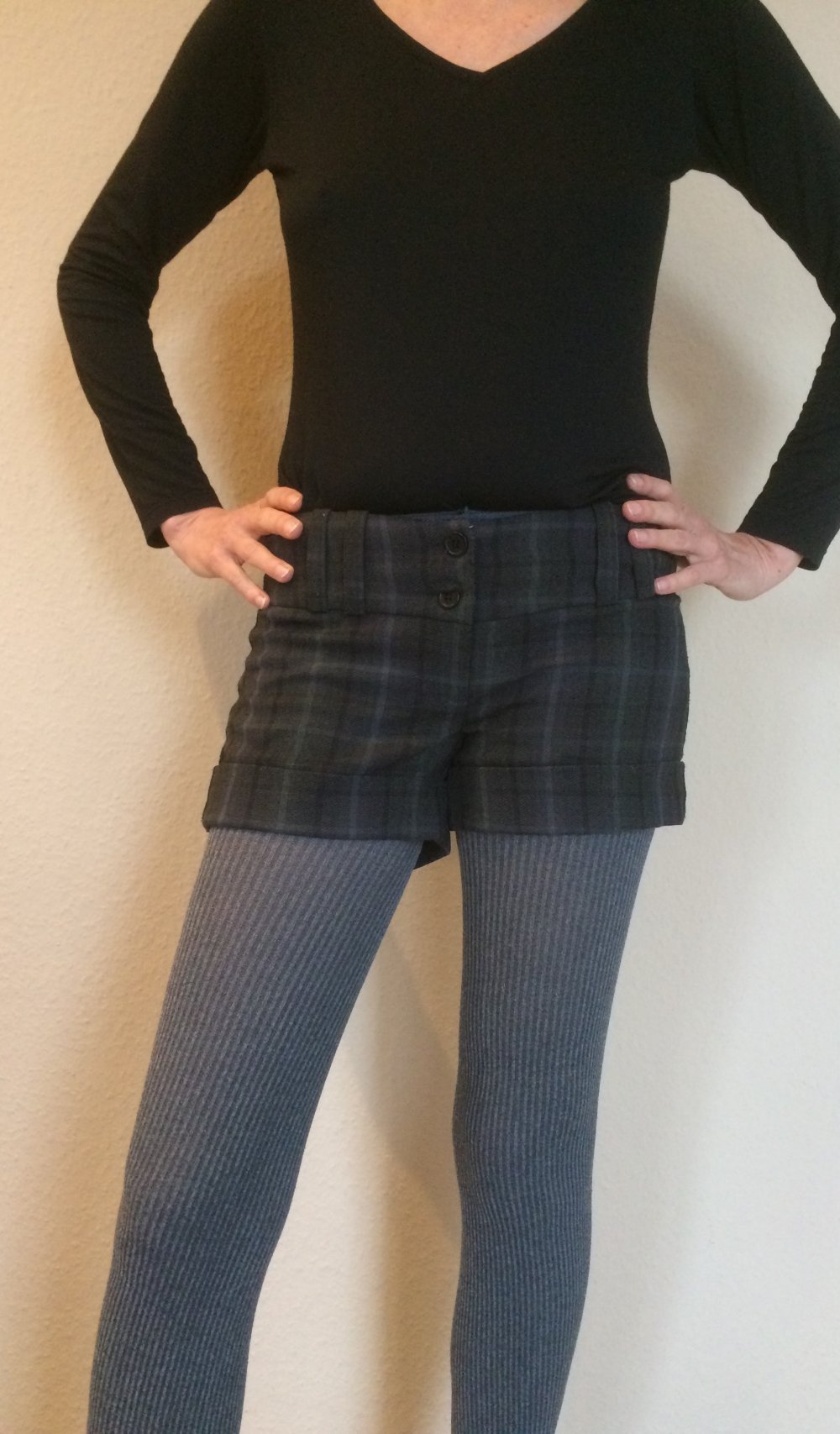 C&A Hot Pants kariert mit Umschlag Gr.36 schwarz / grau, ideal für Herbsttage