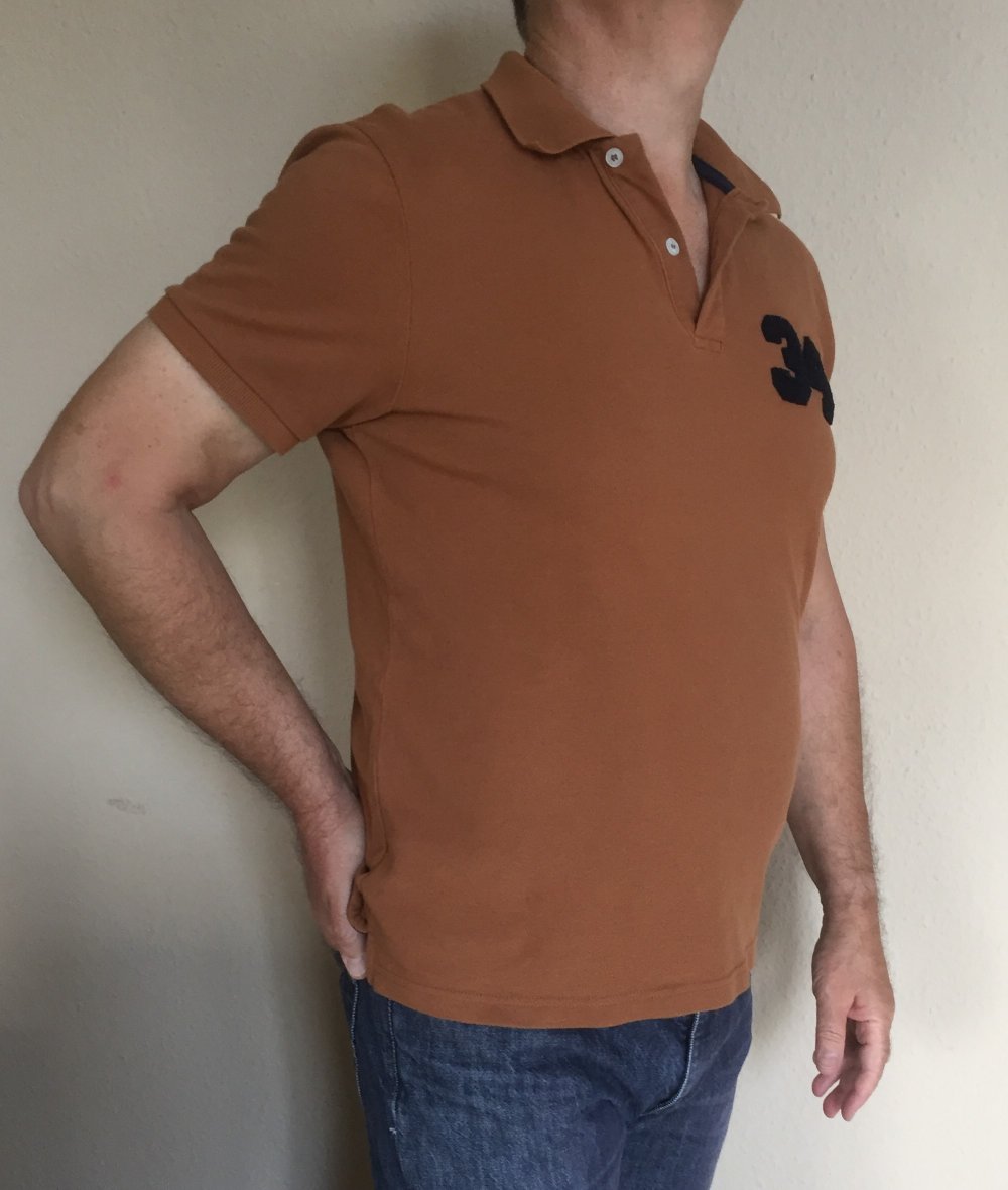 Koton Unisex Polohemd Gr.M rostbraun mit 34er Aufnäher
