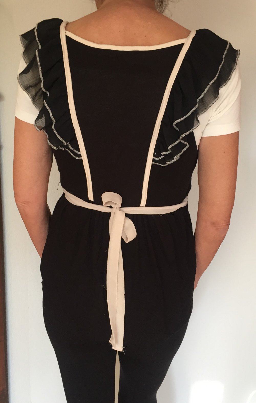 H&M T-Shirt Tunika Empire Stil Gr.S schwarz / creme mit Chiffon Volants