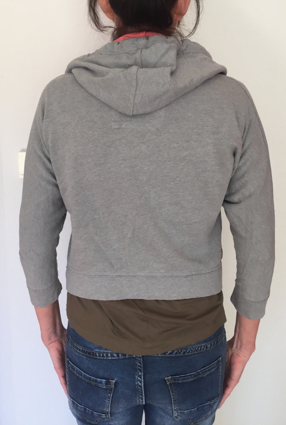 Hollister Kurz Hoodie Sweatjacke Gr.S grau mit Neon Aprico Pink