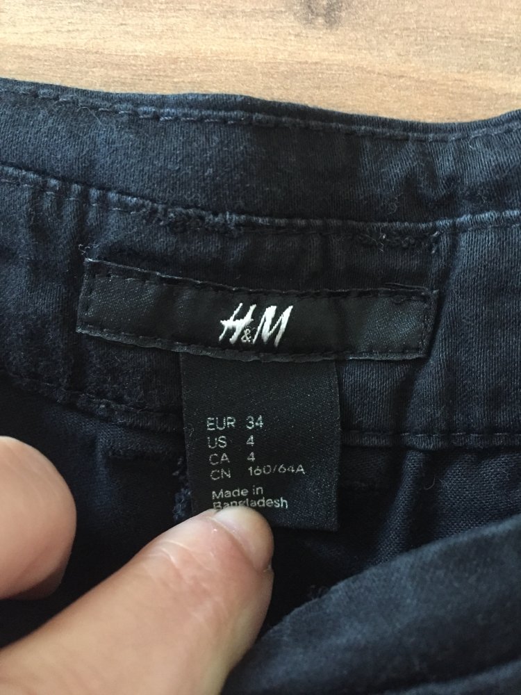 H&M Jeansstoff Shorts Gr.34 schwarz mit Taschen und Umschlag