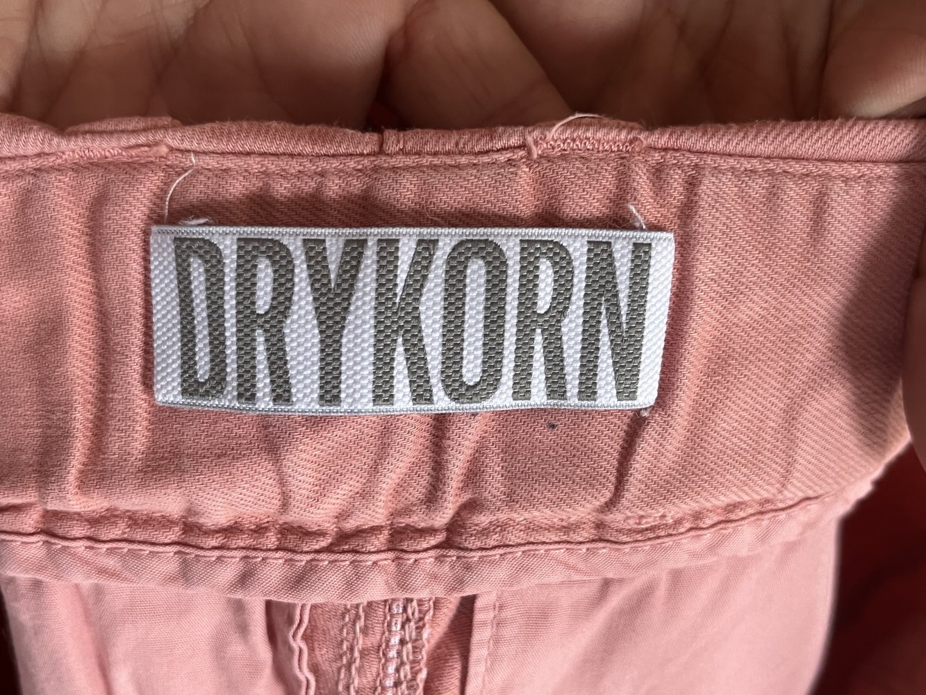Drykorn Mid Waist Sommerhose Baumwolle Gr.S mit Kordel Gürtel, 2 großen Taschen vorne und 2 hinten