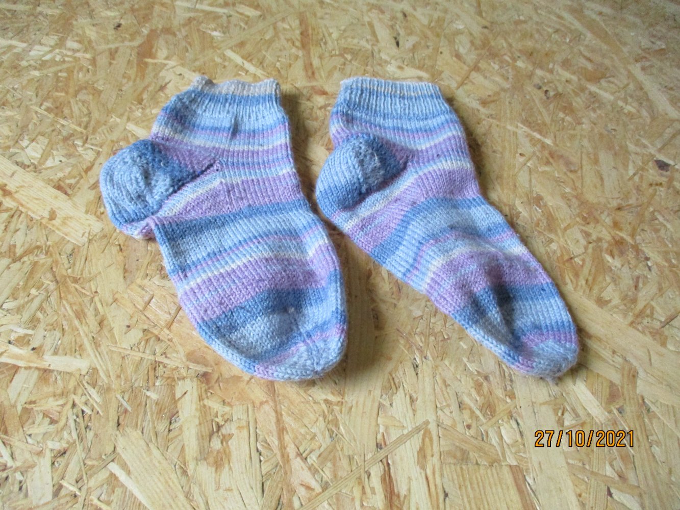 Gestrickte Socken, blau/lila, Größe 38/39 Handarbeit