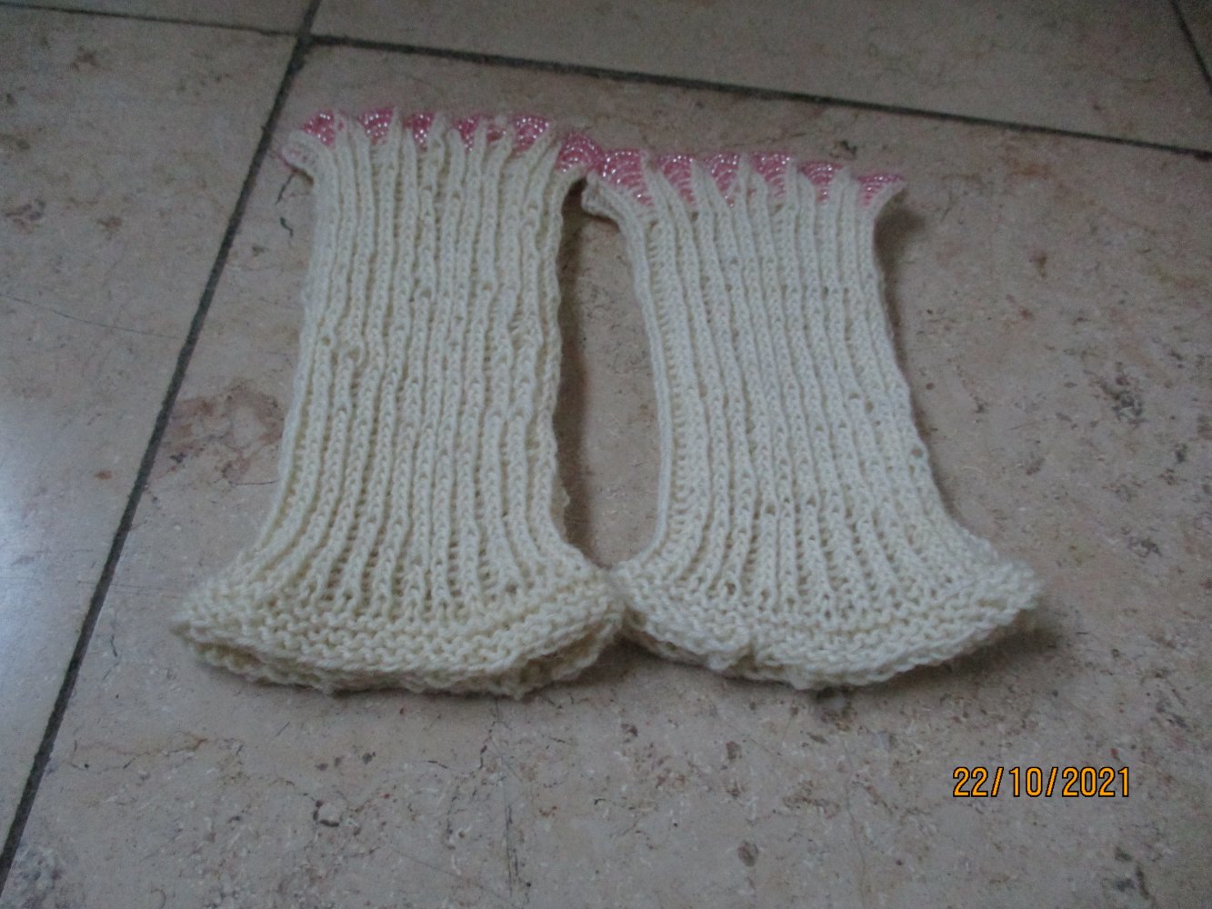 Armstulpen, Pulswärmer, Handschuhe, mit Perlen, creme/rosa, gestrickt