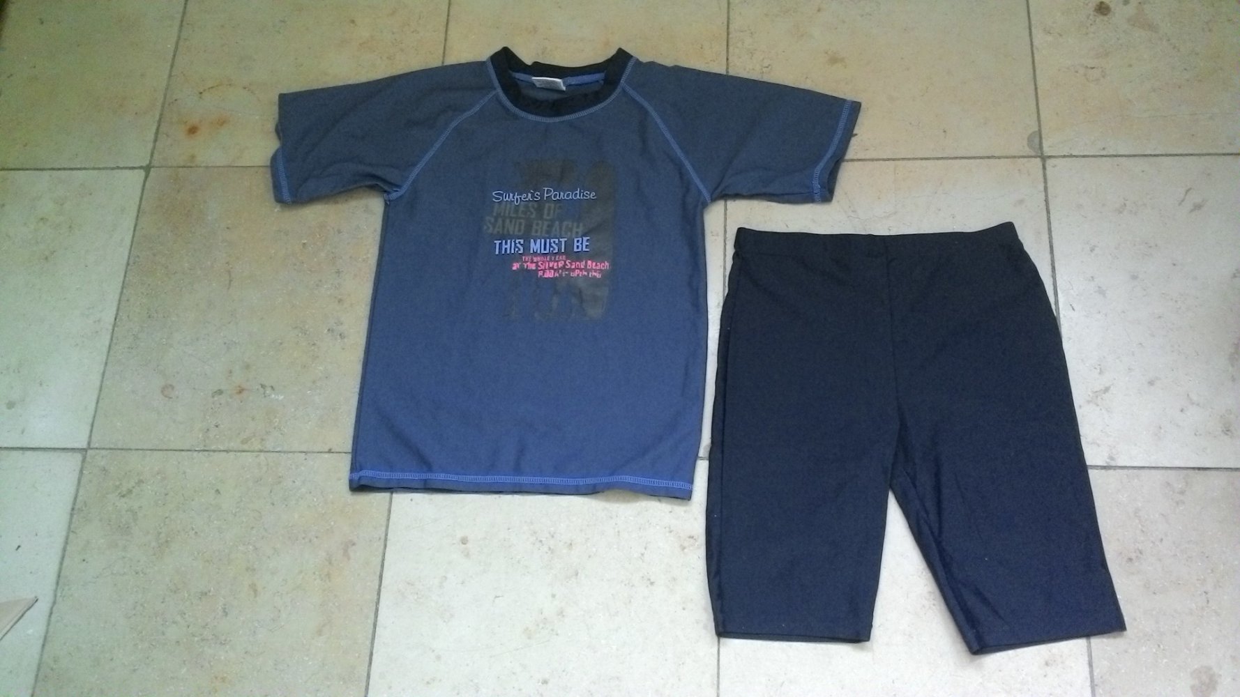 T-Shirt und kurze Hose von alive, Größe 122/128