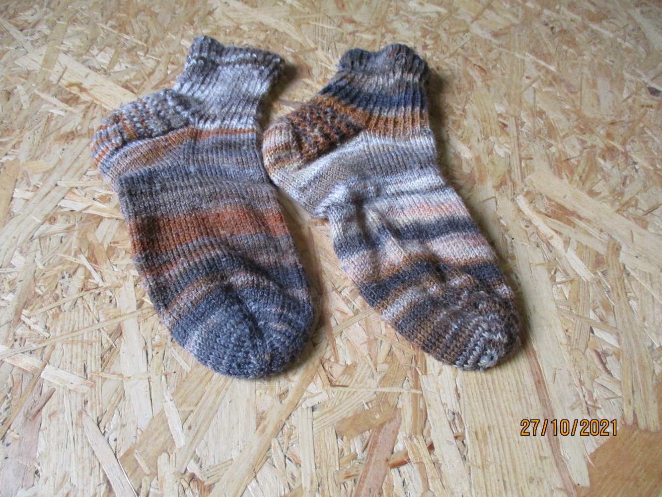 Gestrickte Socken, braun/beige, Größe 38/39 Handarbeit