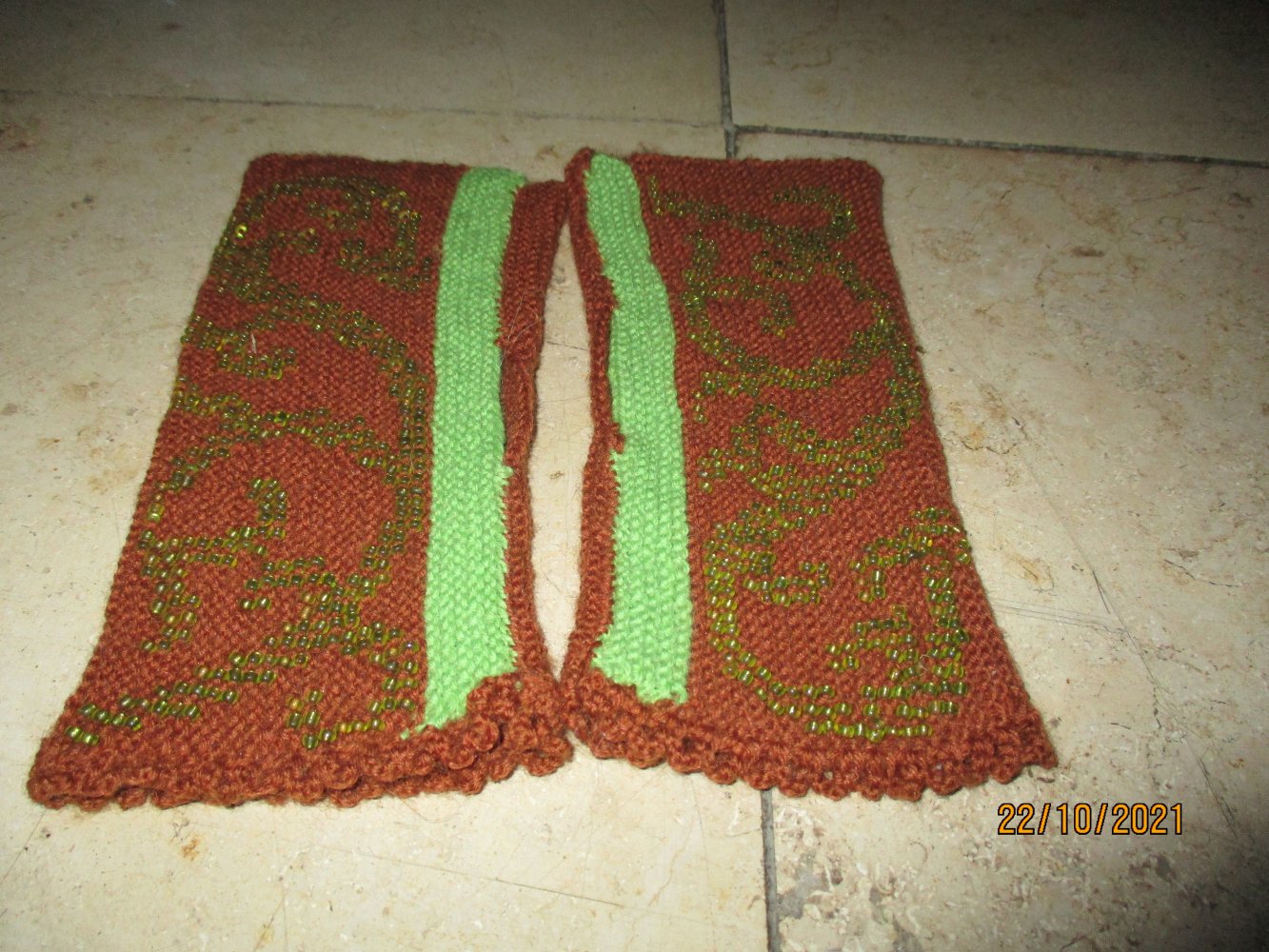 Armstulpen, Pulswärmer, Handschuhe, mit Perlen, braun/grün, gestrickt, mit Daumenloch
