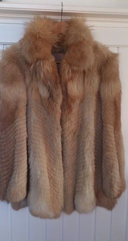 Wunderschöne Jacke aus echtem Pelz