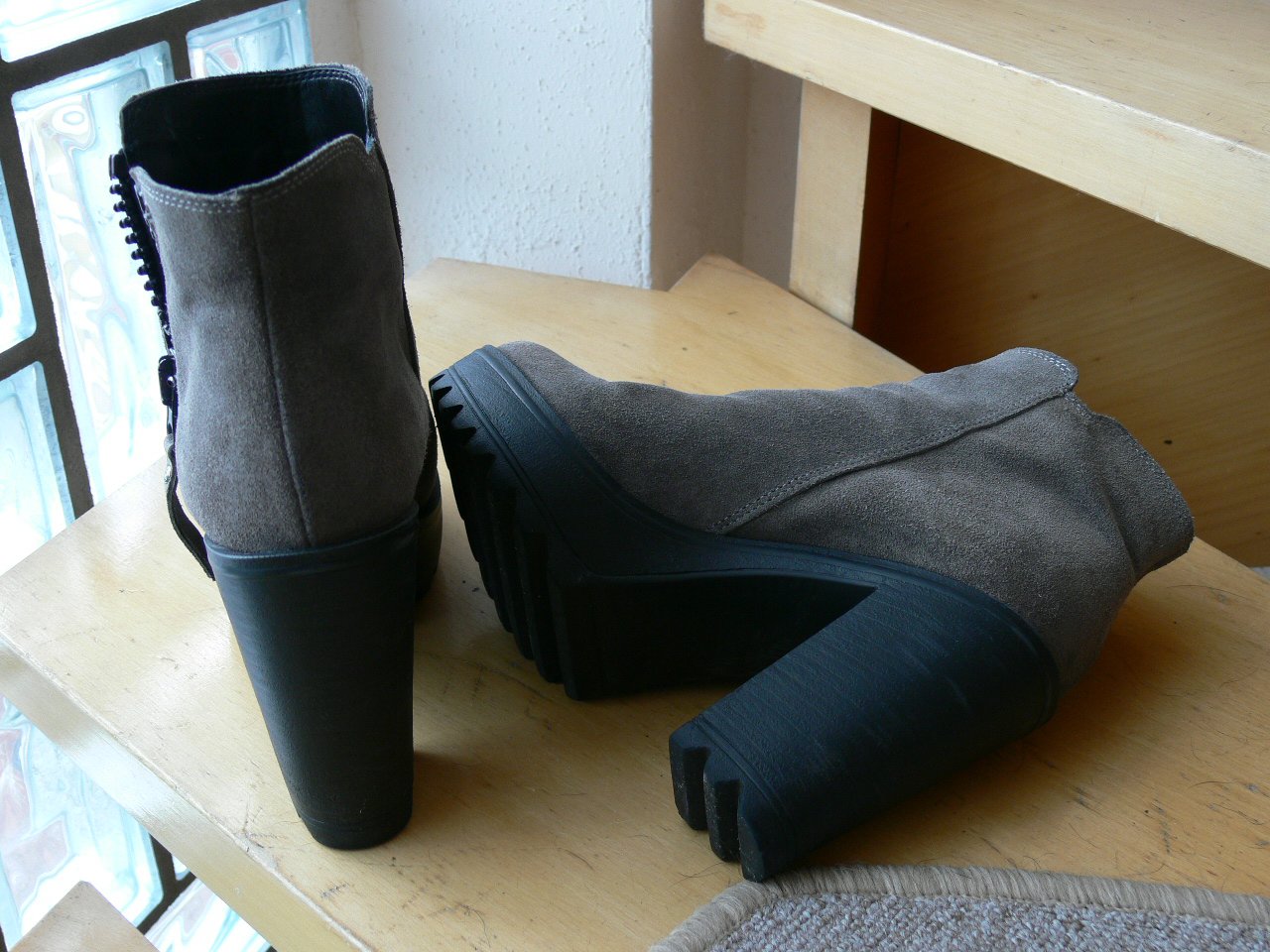 Echtleder Plateau Stiefelette Gr. 39 grau Top aktuell wie neu