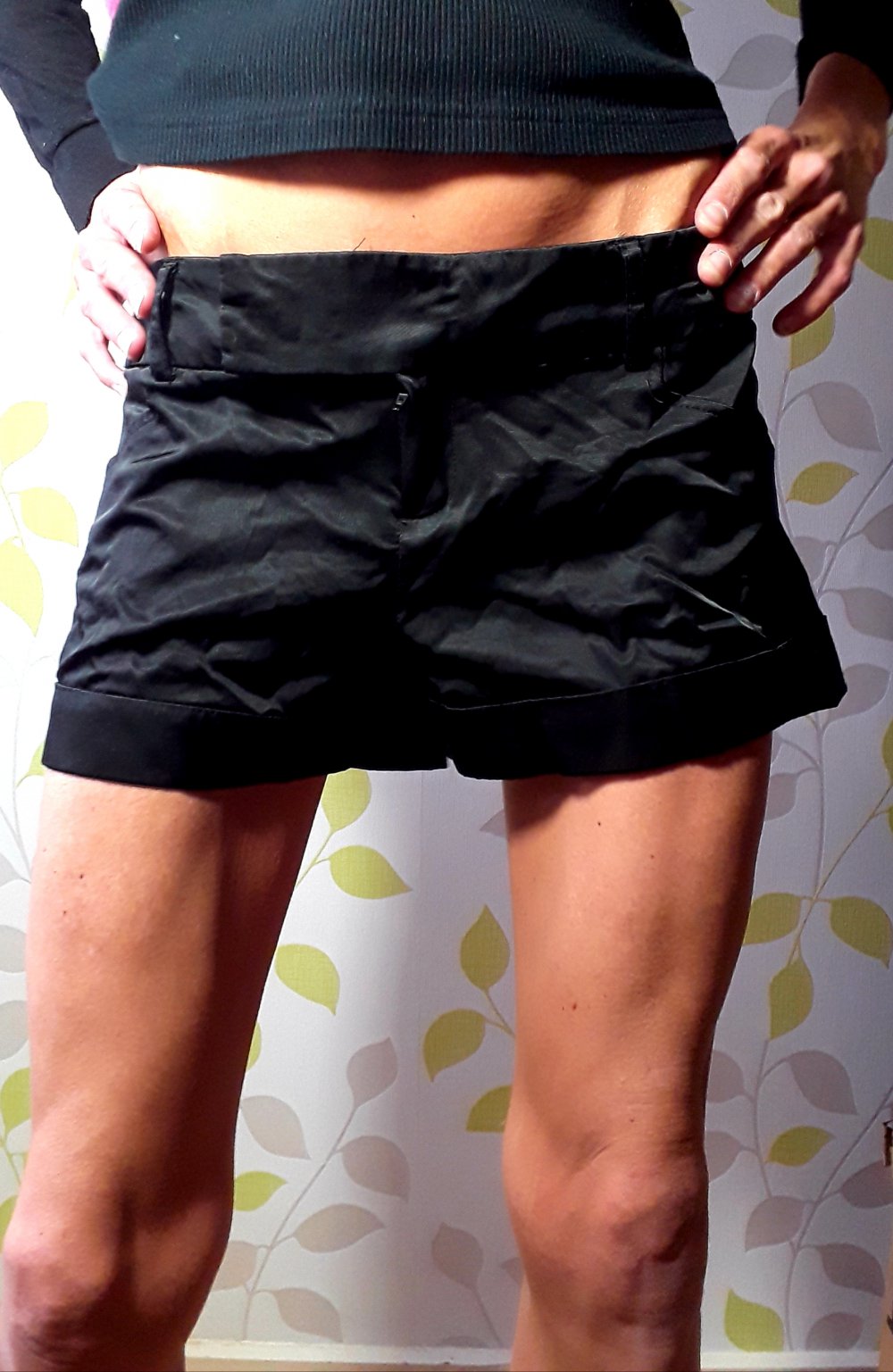 SeXy gekrempelte Tally Weijl Satin Party Hot Pants Shorty Gr 34 XS Schwarz Black Pants