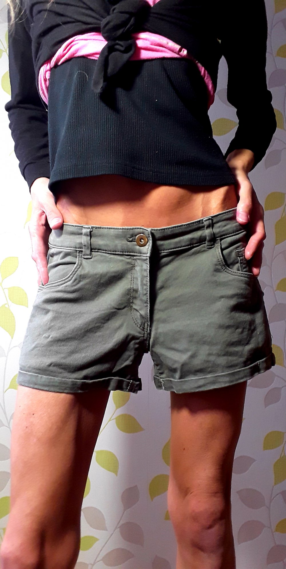 Sommer H&M Hot Pants Shorty gekrempelt Gr 36 Oliv Shorts Pants Blogger