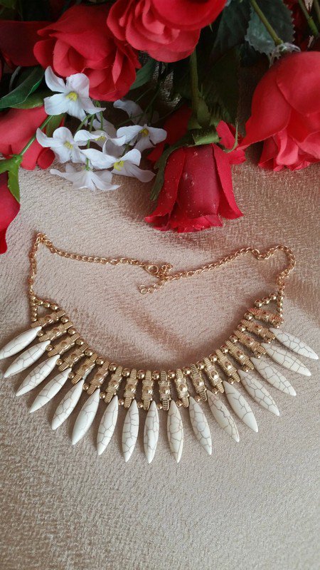 Wunderschöne Glamour Collier Kette. Ungetragen. Kostenloser Versand!