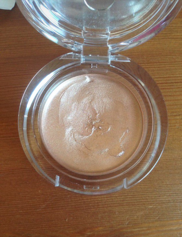 Lidschattenduo von p2 in Gold metallic und matt