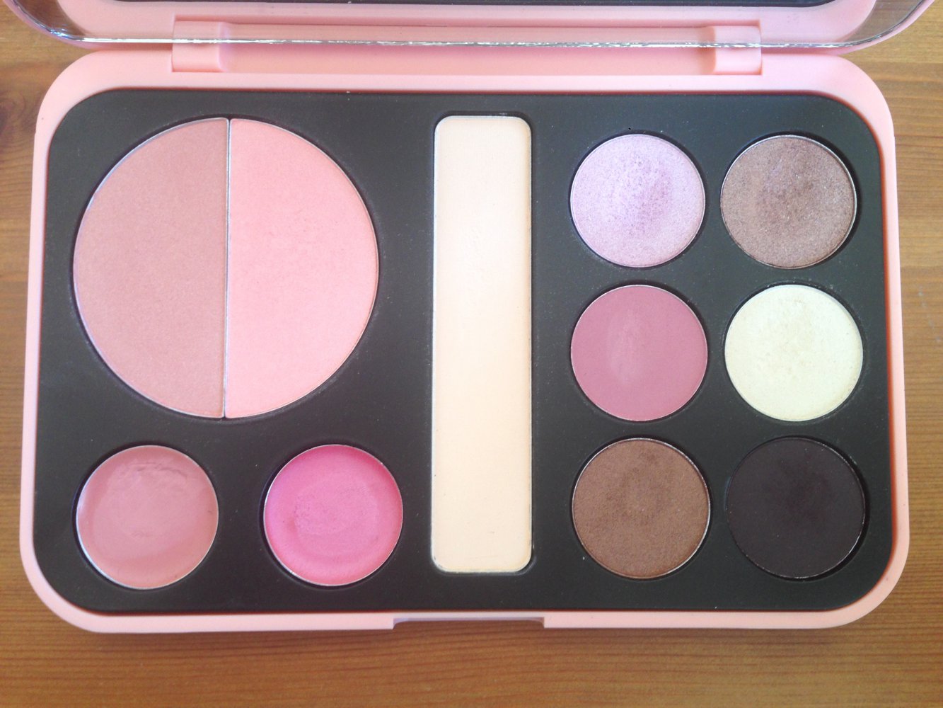 Palette von bhcosmetics Forever Nude