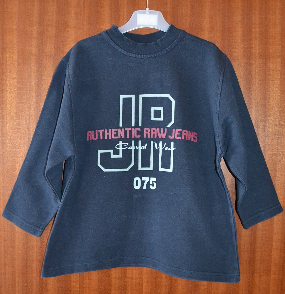2 Stück lässige Sweatshirts, in unterschiedlicher Farbe, mit Printmotiv der Marke „Traffic“