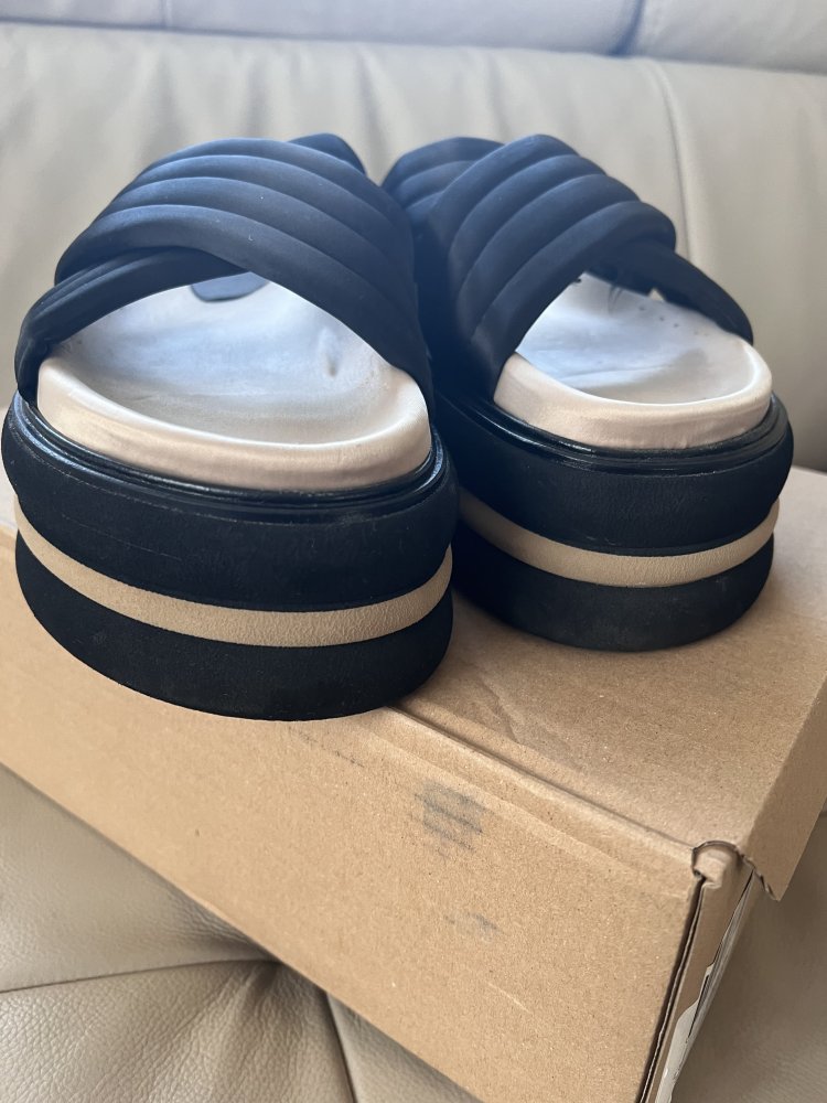 Inuovo Platform mules