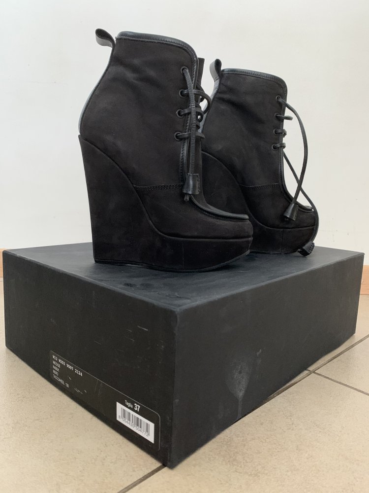 Leather boots 37