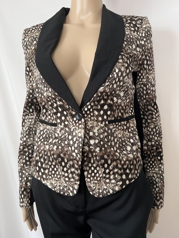 Bxbgmaxazria blazer