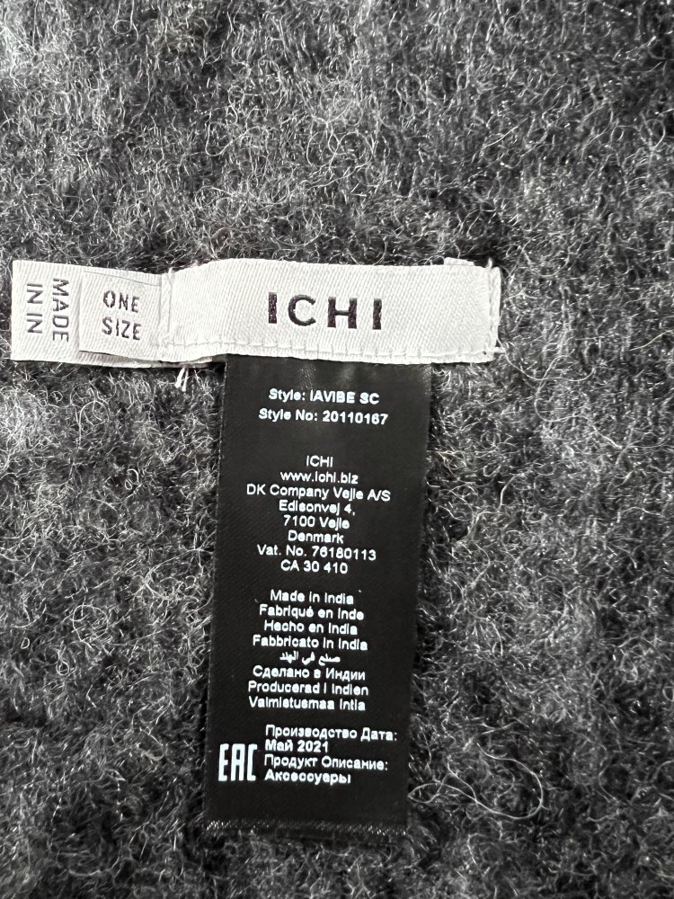 Ichi scarf