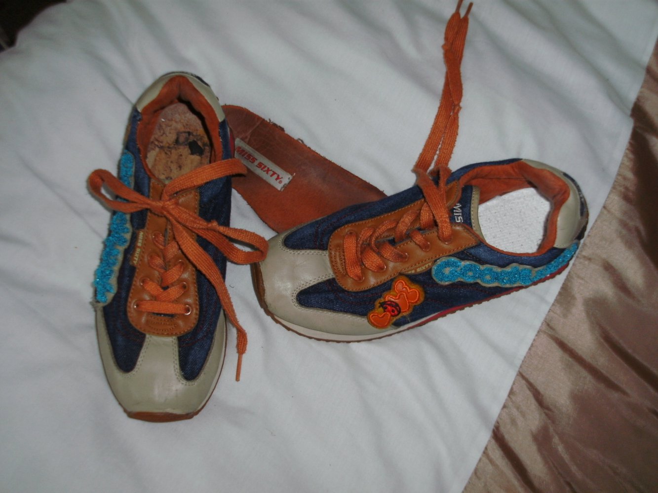 MISS SIXTY Sneaker in Gr. 40 beige und Jeansstoff 