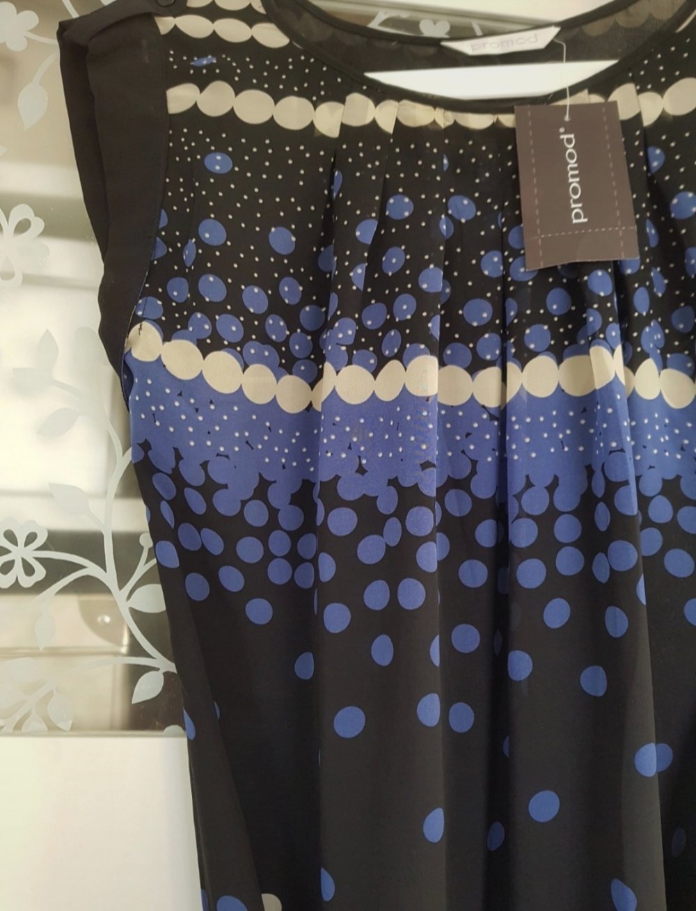 Kleid in schwarz/blau/beige 