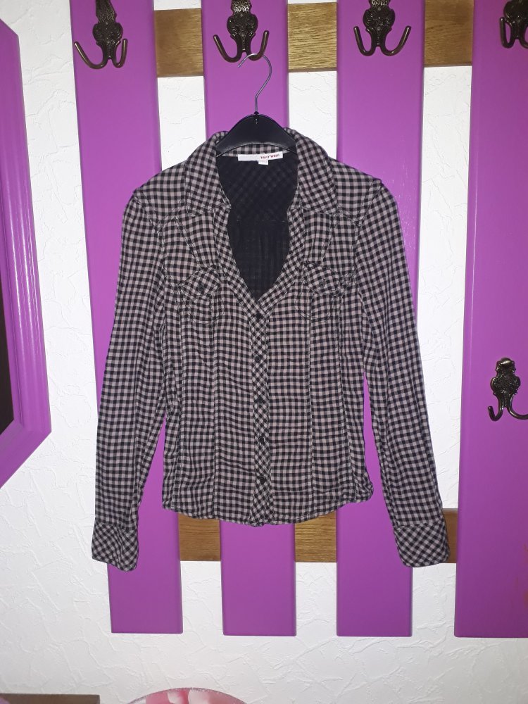 Figurbetonte karierte Bluse // Karobluse