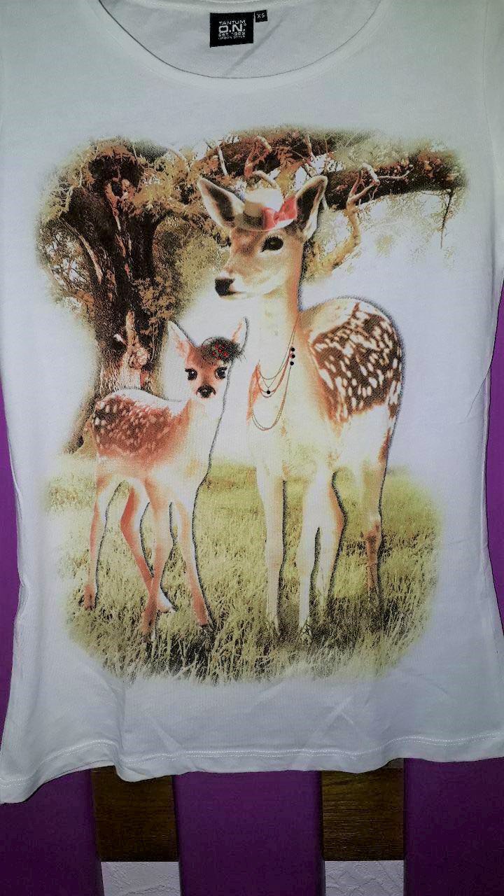T-Shirt in cremeweiß mit Print und Strasssteinen