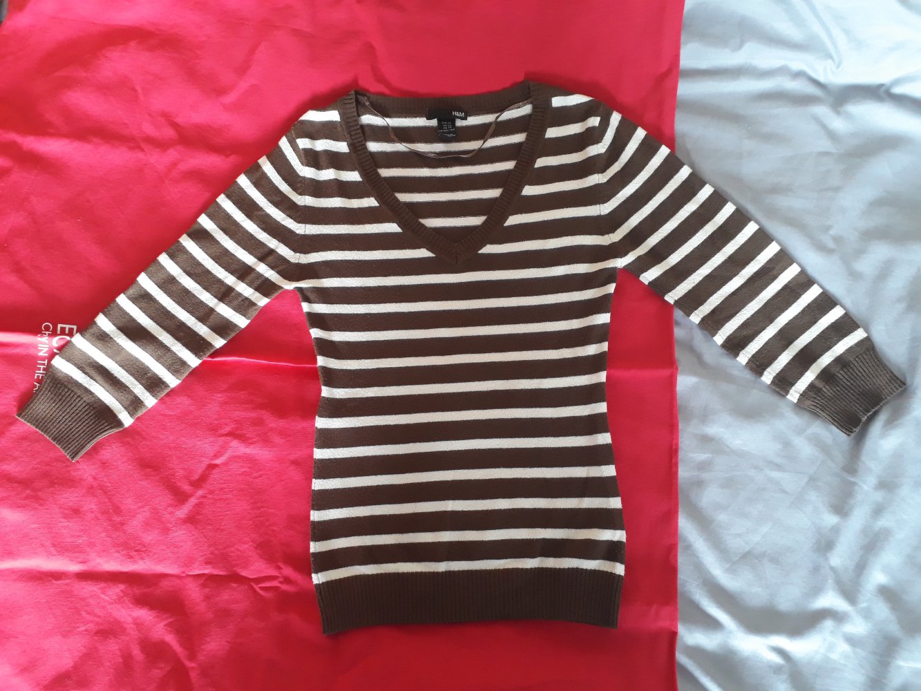 Figurbetontes Streifenshirt mit V-Ausschnitt