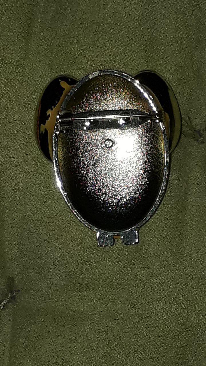 Brosche im abstrakten Eulendesign
