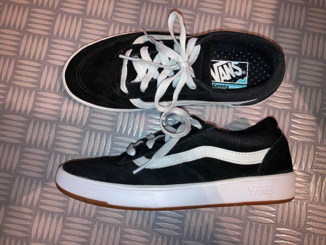 Schwarze Vans Cruze Sneaker mit ComfyCush