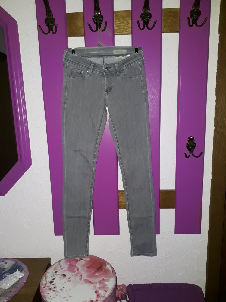 Hellgraue Skinny-Röhrenjeans