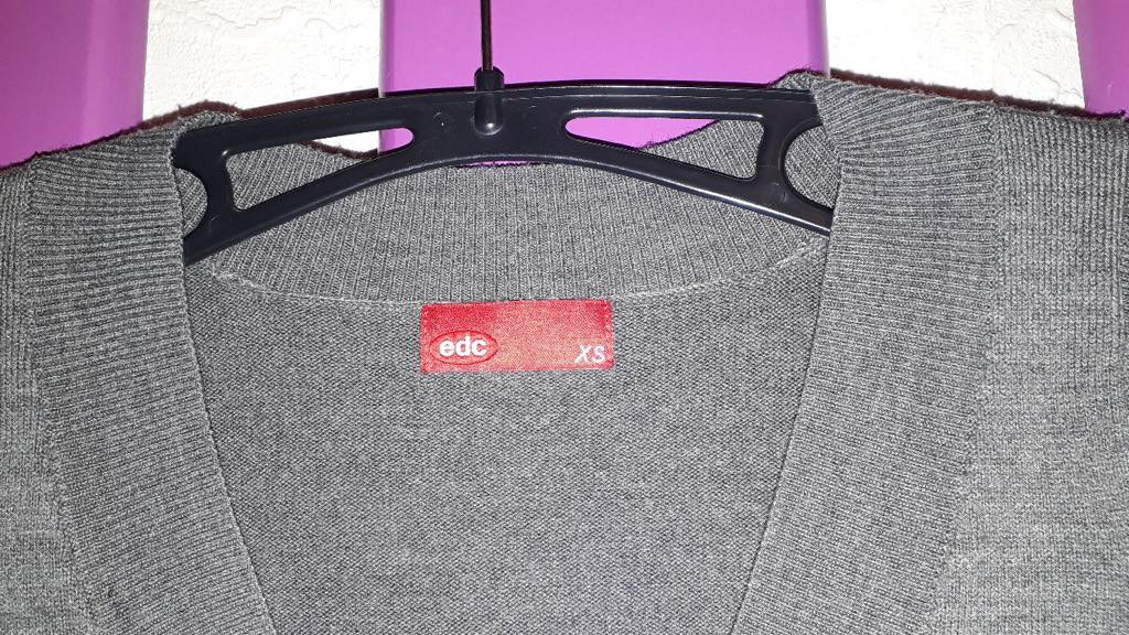 Grauer Pullover mit V-Ausschnitt von Esprit