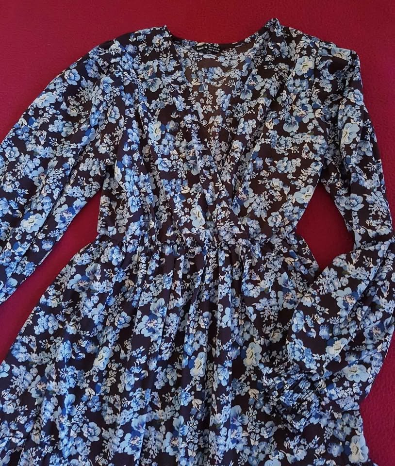 Wunderschönes Kleid gr 36 Neu