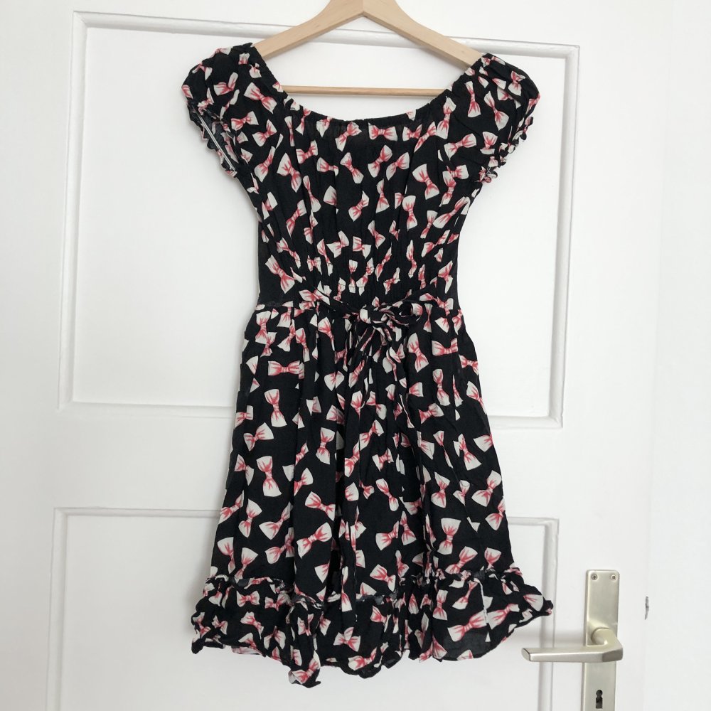 Süßes Lolita Goth Kleid mit Schleifen & Rüschen