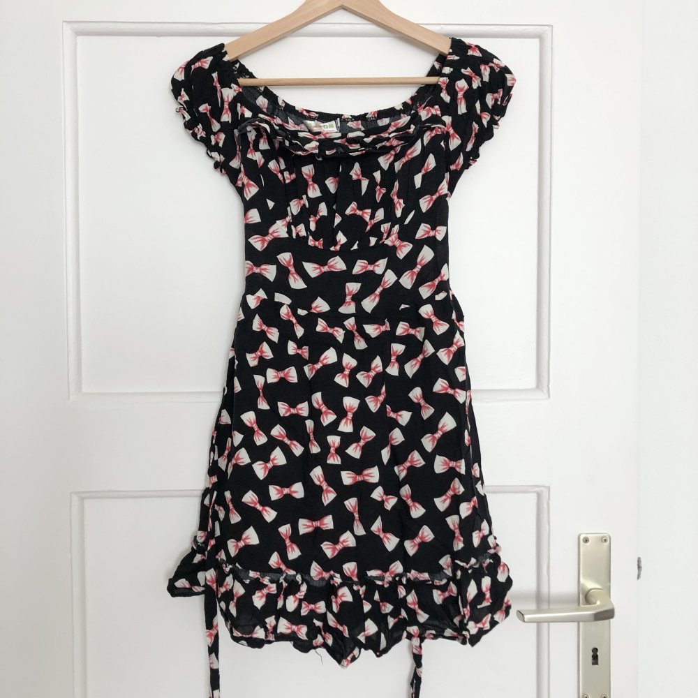 Süßes Lolita Goth Kleid mit Schleifen & Rüschen