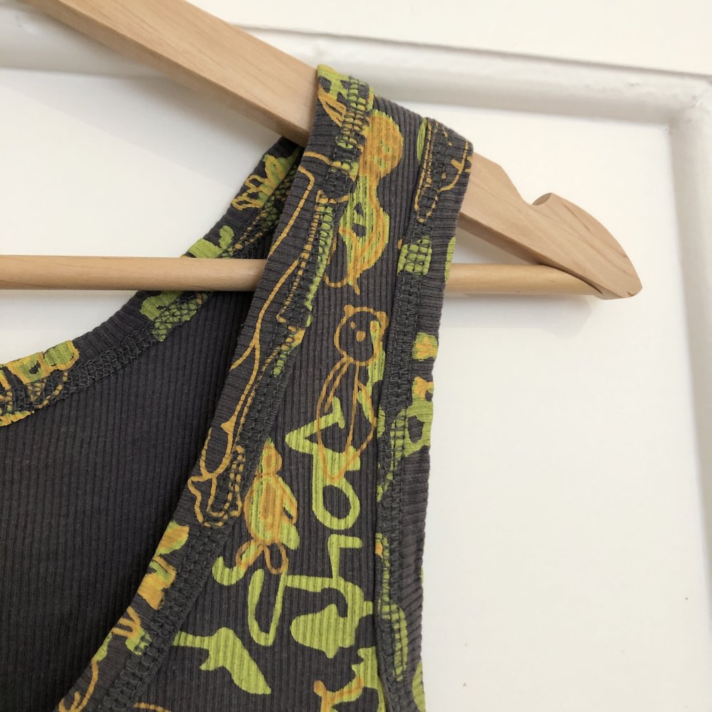 Early 2000s y2k Top mit neon Muster