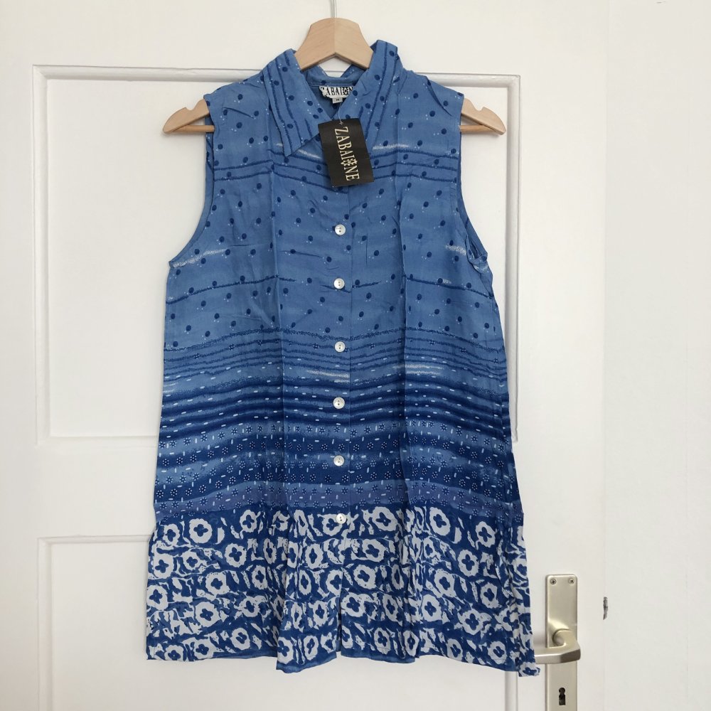 Ärmellose Bluse mit Muster