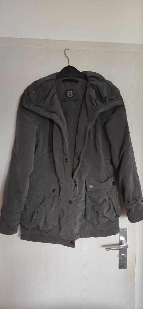 Gil Bret Jacke 38 großer Kragen Grau