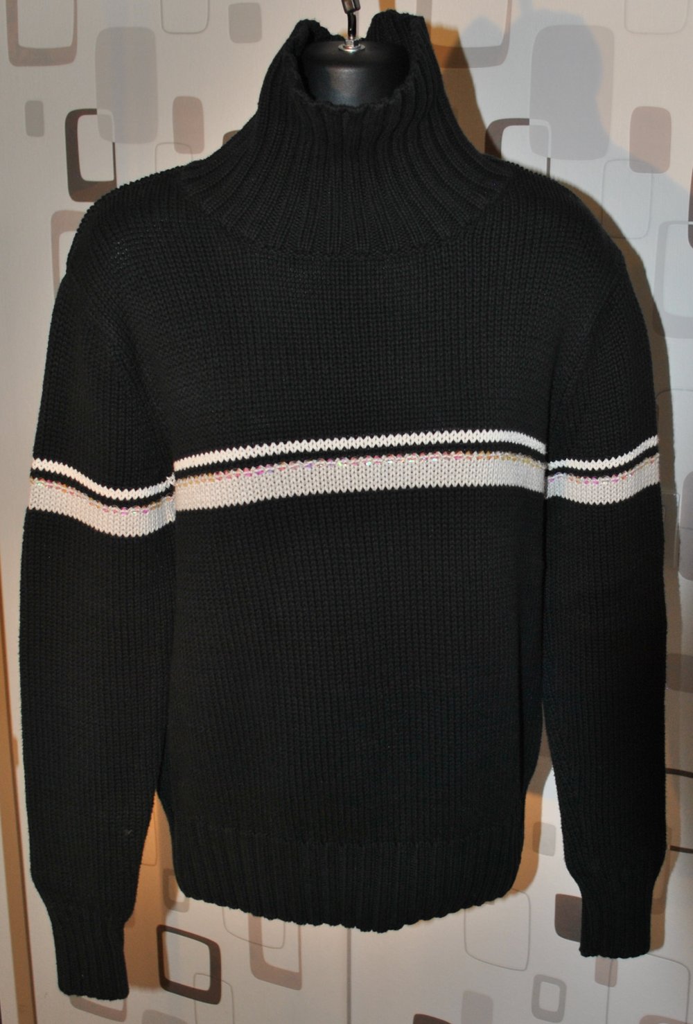 Kragenpulli schwarz