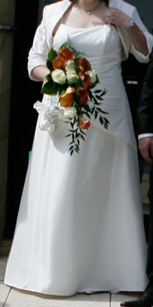 Brautkleid mit viel Zubehör