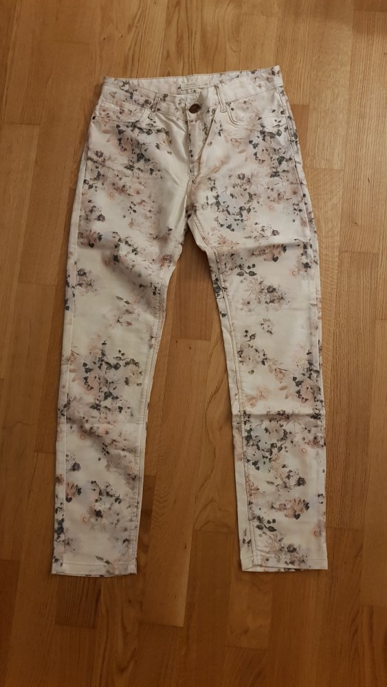 Blumenoptik Jeans