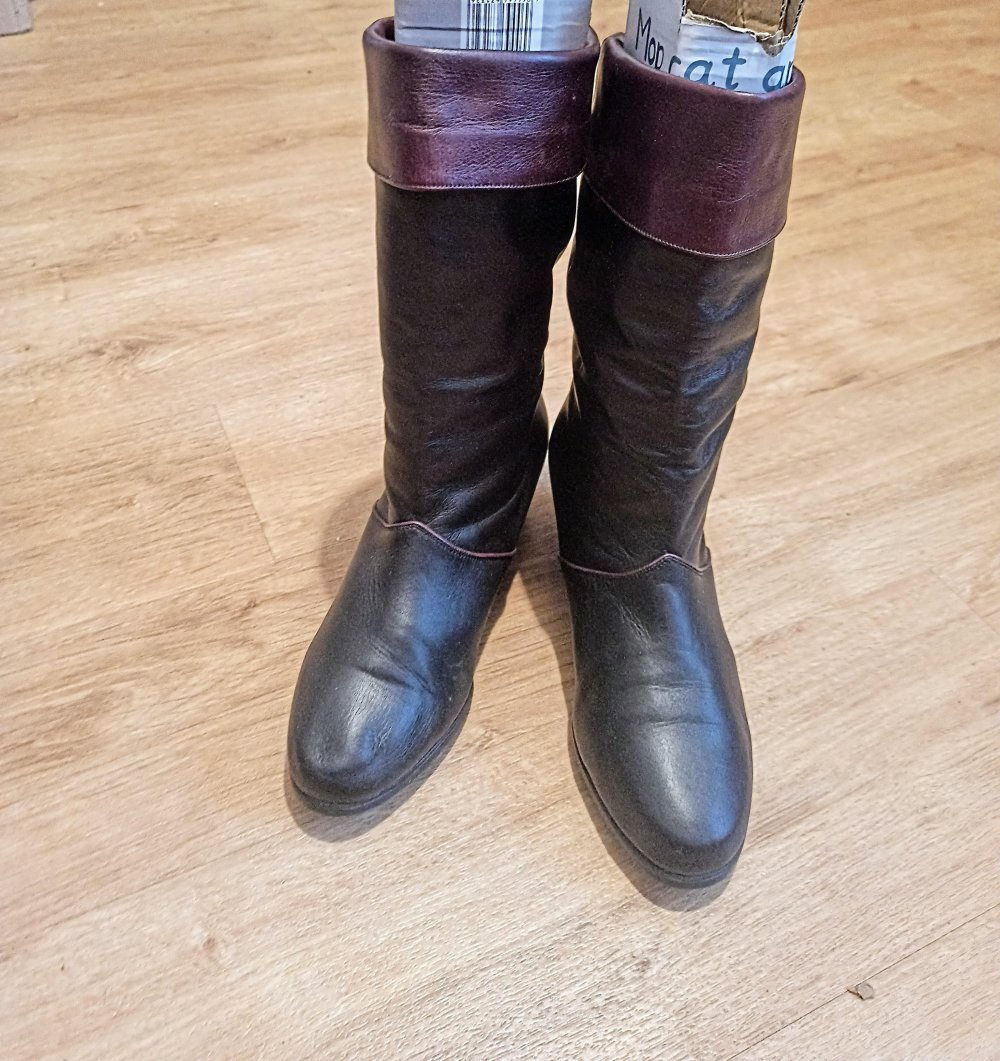 Tolle Stiefeletten in schwarz/braun von Semler