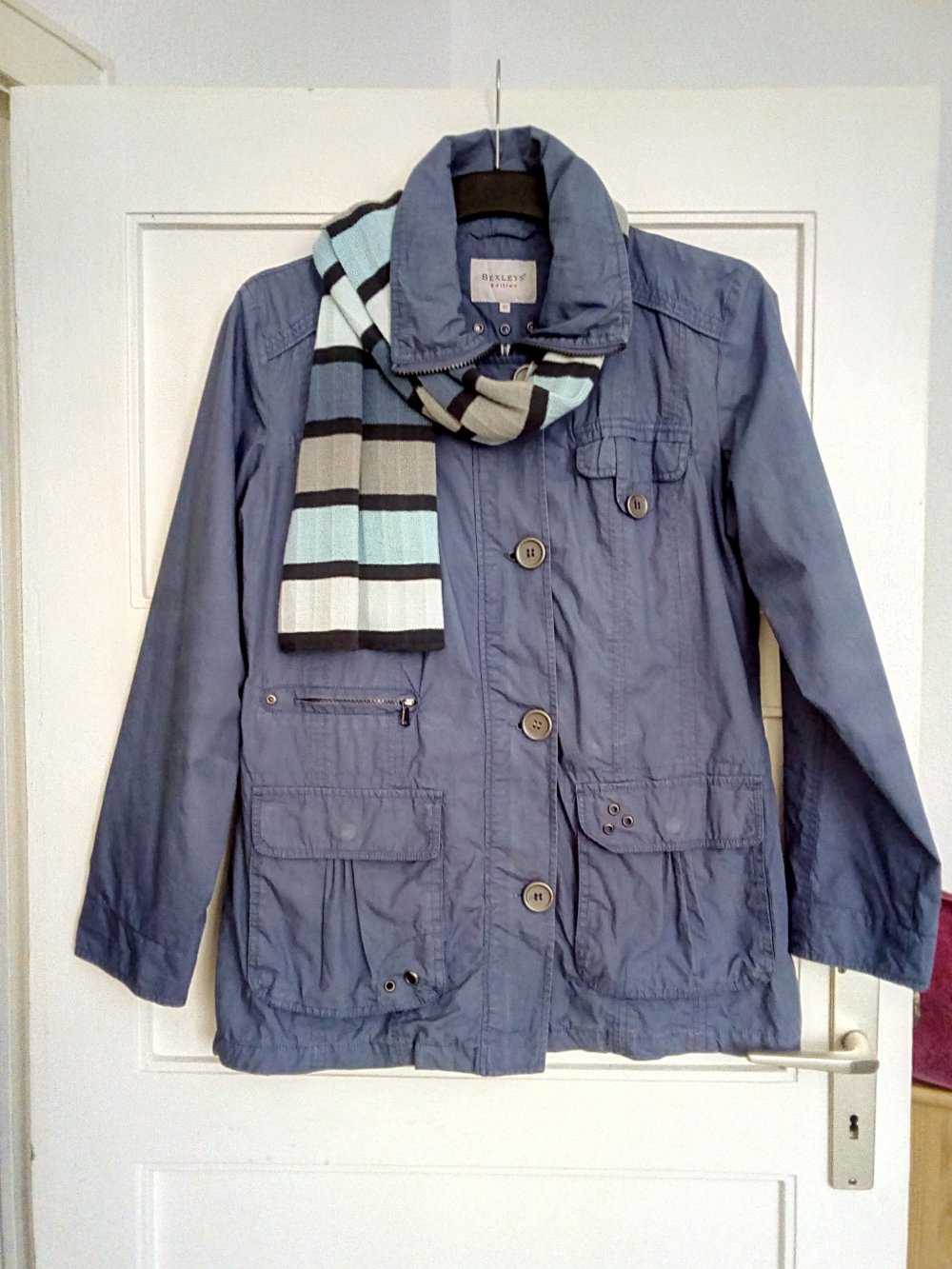 Tolle leichte Jacke von Bexleys in Blau