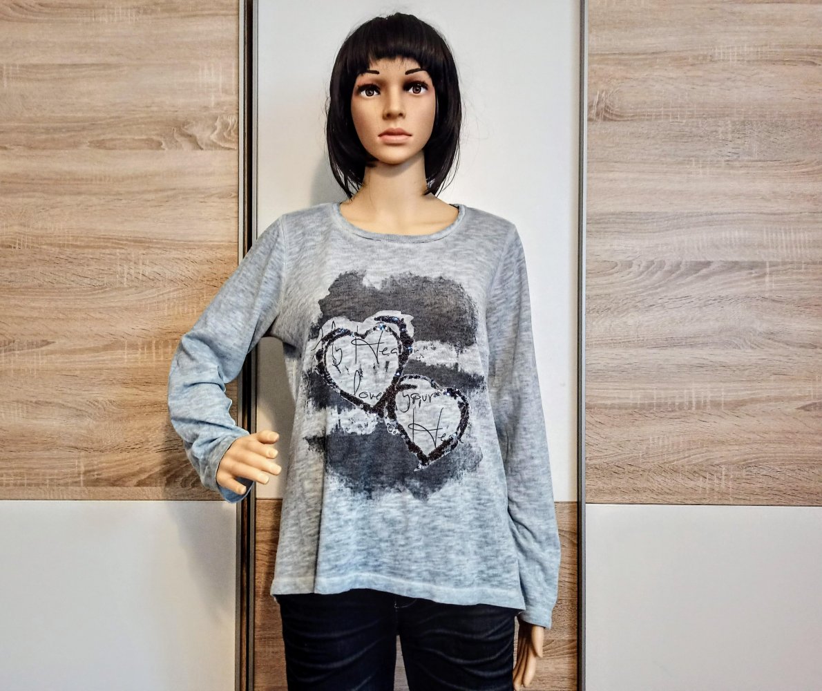 Schönes Langarm-Shirt in hellem blau von Gina Benotti mit zwei Herzen