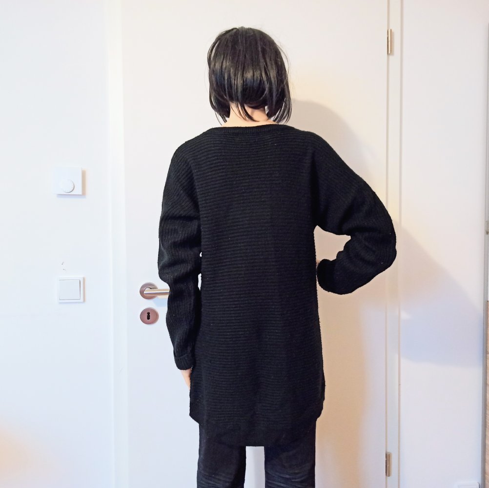 Schöner Pullover in schwarz von Colours