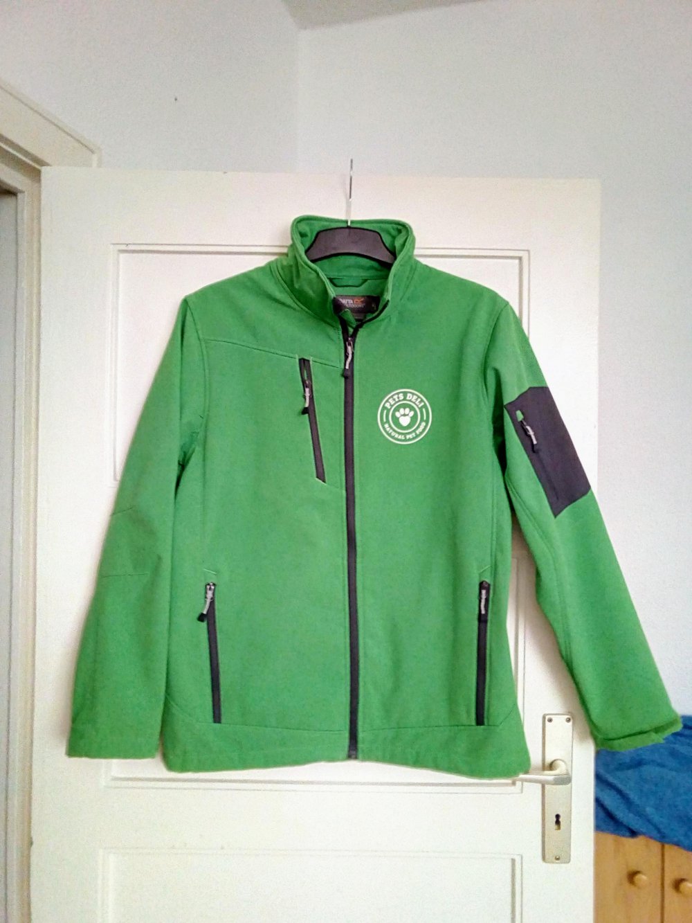 Sehr schöne Übergangsjacke in Farbe Grün von Regatta