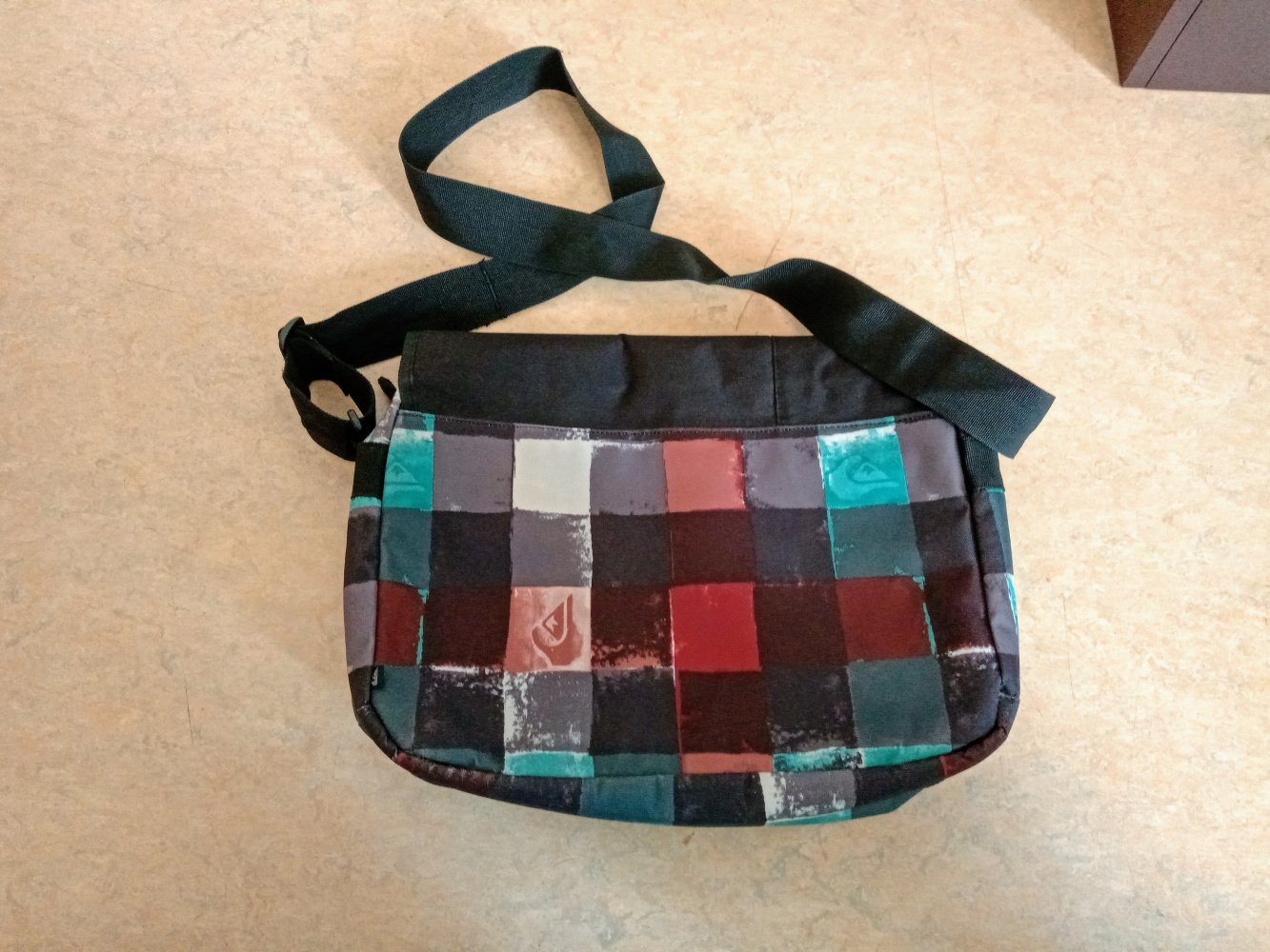 Schöne karierte Tasche von Quiksilver 