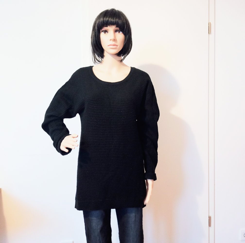 Schöner Pullover in schwarz von Colours