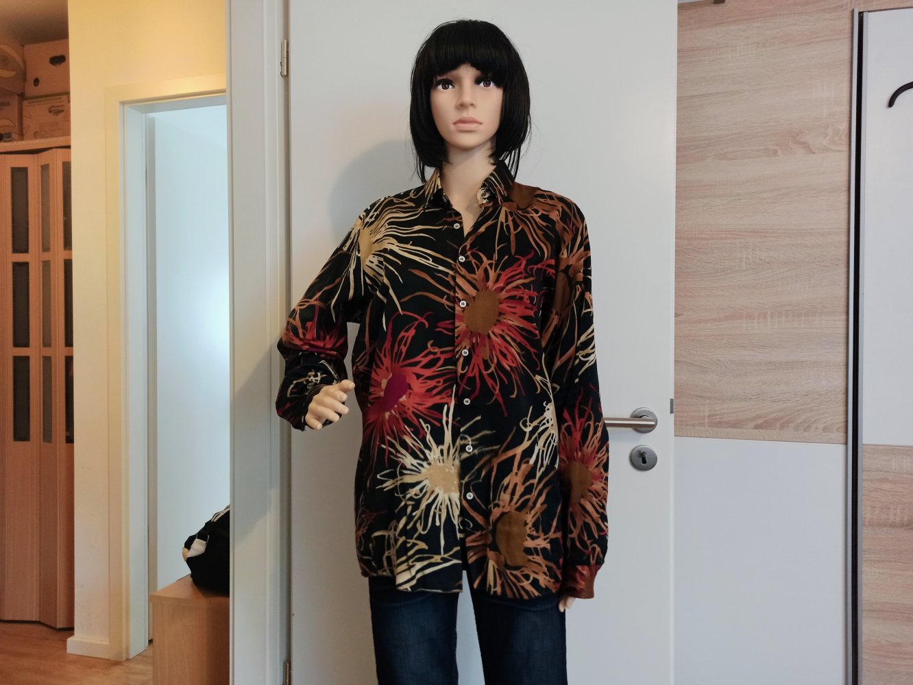 Schöne bunte Bluse schwarz/rot/beige/braun von Herzog